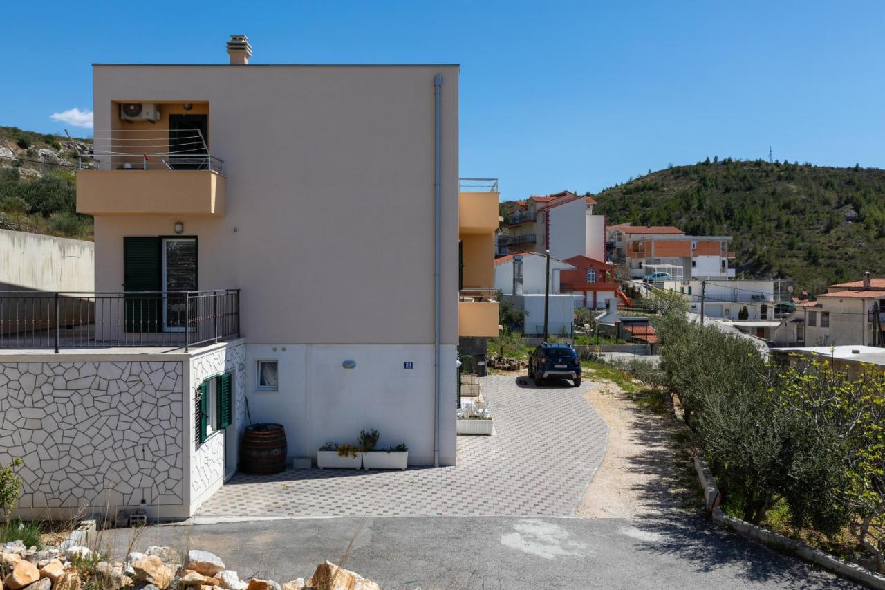 Apartments With A Parking Space Dugi Rat, Omis - 19516 Eksteriør bilde