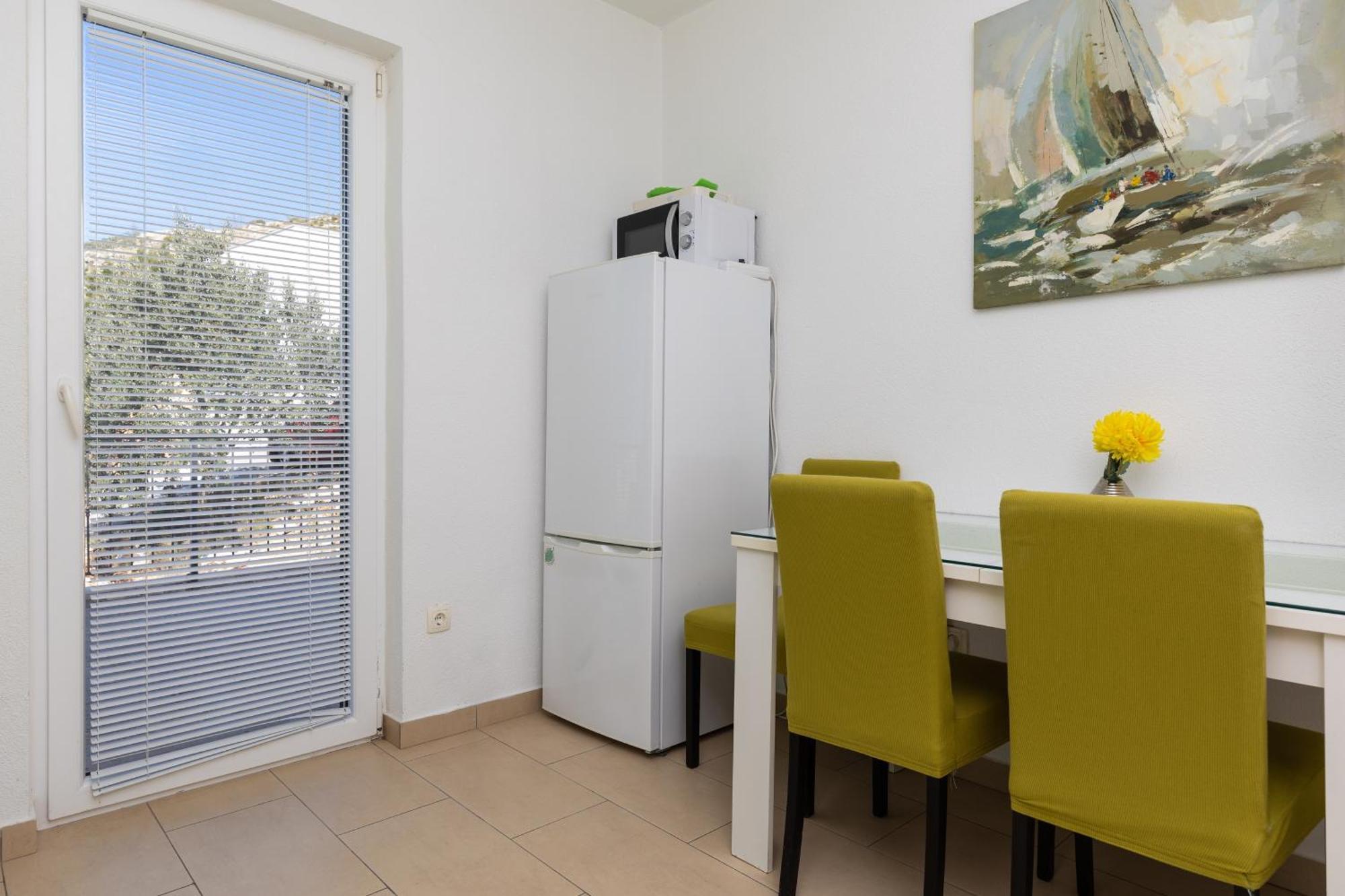 Apartments With A Parking Space Dugi Rat, Omis - 19516 Rom bilde