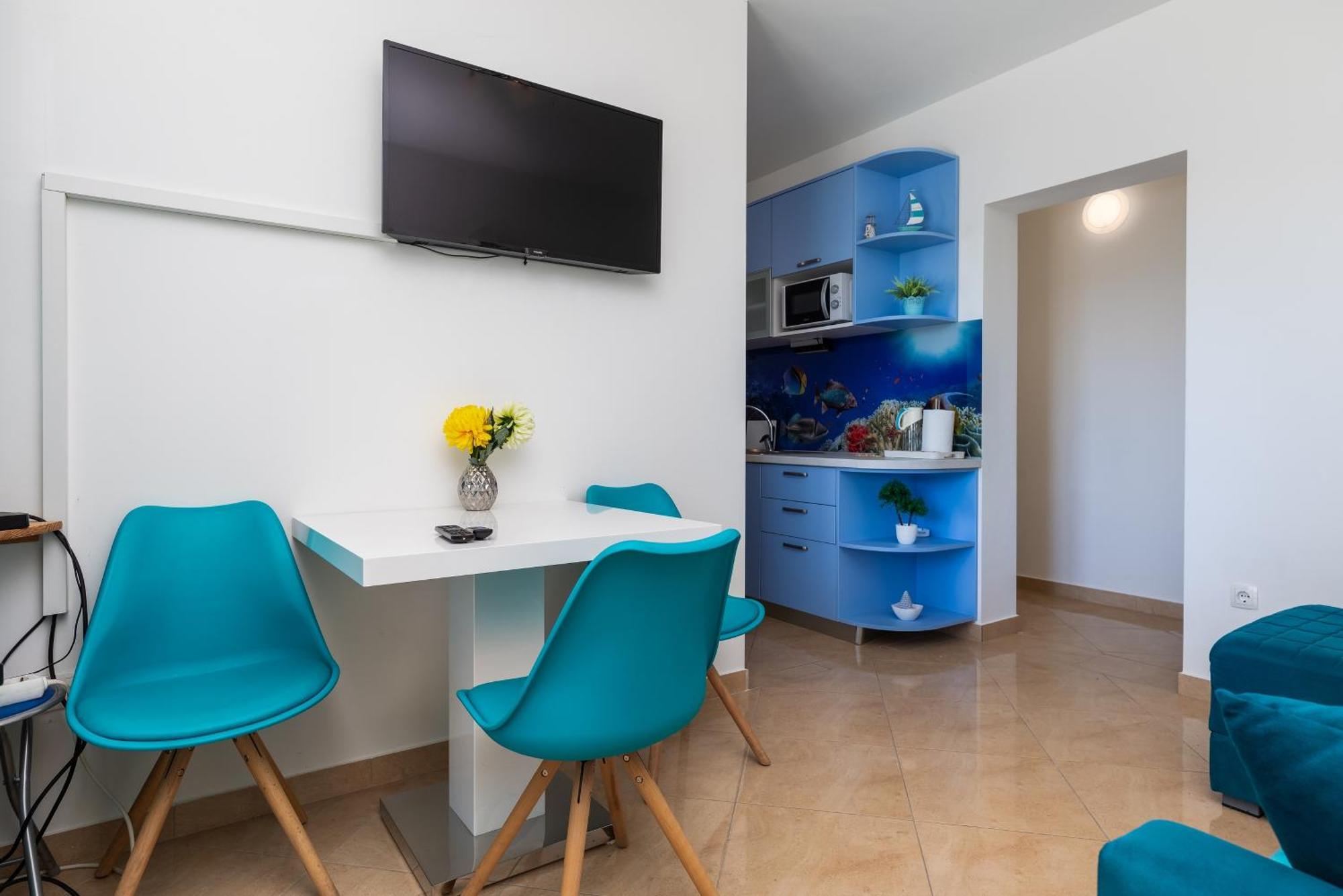 Apartments With A Parking Space Dugi Rat, Omis - 19516 Rom bilde